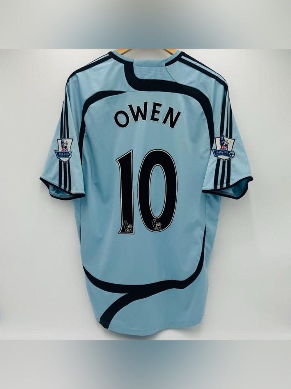Newcastle Michael Owen 2007 08 away
Premier League jersey